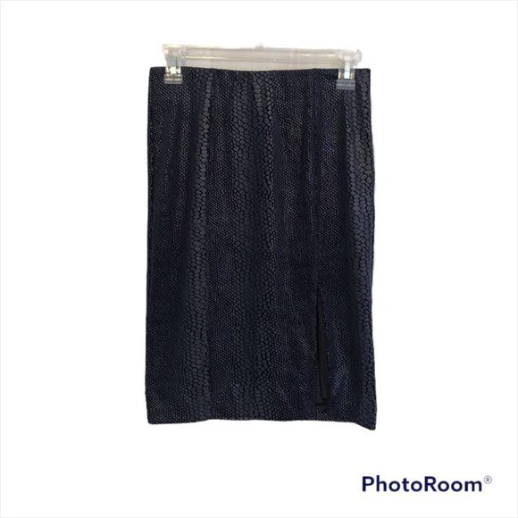 NWOT Guess Pencil Skirt Navy Blue with Shinny Snake Skin Print with Black lining - Picture 3 of 10